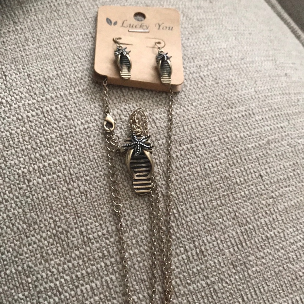 Flip flop necklace and earring set